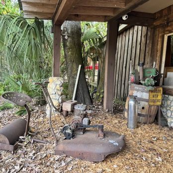 Red's Restaurant - Entrance - Breakfast & Brunch Near Me - Hernando, Florida