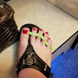Deluxe Nail Salon