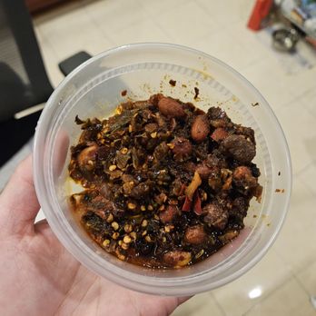 Hunan Noodle 湖南嗦粉 - erson holding a bowl of food - Chinese Near Me - Flushing, New York Hunan Noodle 湖南嗦粉 - erson holding a bowl of food - Chinese Near Me - Flushing, New York