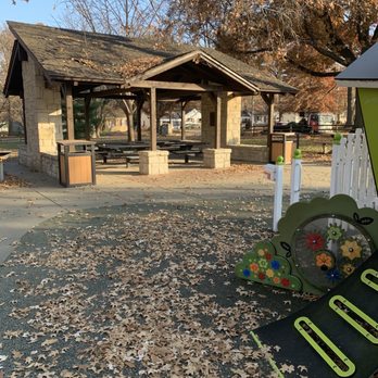 Neale Peterson Park - Covered picnic areas - Parks Near Me - Fairway, Kansas Neale Peterson Park - Covered picnic areas - Parks Near Me - Fairway, Kansas