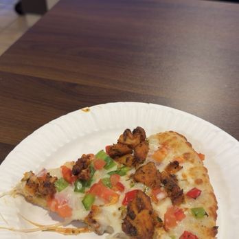 Slice & Spice - Tandoori chicken pizza - Pizza Near Me - Porterville, California Slice & Spice - Tandoori chicken pizza - Pizza Near Me - Porterville, California