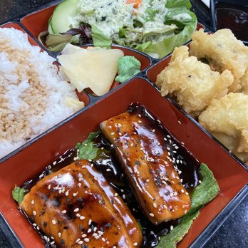 Umi Sushi - Salmon Bento box with deep-fried california roll - Sushi Bars Near Me - Fresno, California