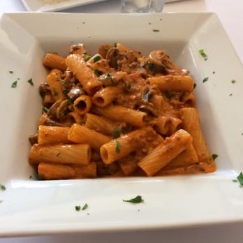 Forno Siciliano - Rigatoni Alla Corte D'Assise- prosciutto and mushroom in a bolognese cream sauce - Italian Near Me - Astoria, New York Forno Siciliano - Rigatoni Alla Corte D'Assise- prosciutto and mushroom in a bolognese cream sauce - Italian Near Me - Astoria, New York