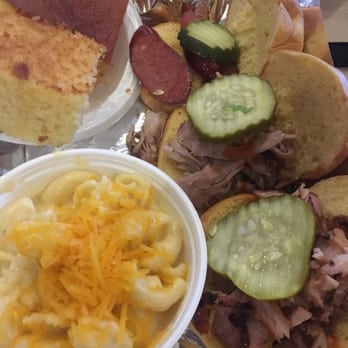 Rollin Smoke Barbeque - Slider trio w/mac & cheese & sweet corn bread - Barbeque Near Me - Las Vegas, Nevada Rollin Smoke Barbeque - Slider trio w/mac & cheese & sweet corn bread - Barbeque Near Me - Las Vegas, Nevada