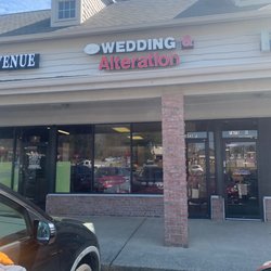 Clara's Wedding Alterations - Outside
