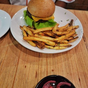 Vegan & Vine - Cheeze burger - Vegan Near Me - Phoenix, Arizona Vegan & Vine - Cheeze burger - Vegan Near Me - Phoenix, Arizona