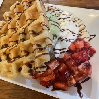 Mango Mango Dessert - Waffle with green tea ice cream and fresh fruit - Desserts Near Me - Philadelphia, Pennsylvania Mango Mango Dessert - Waffle with green tea ice cream and fresh fruit - Desserts Near Me - Philadelphia, Pennsylvania