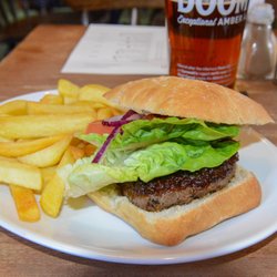 The St. Buryan Inn - Beff burger with chips