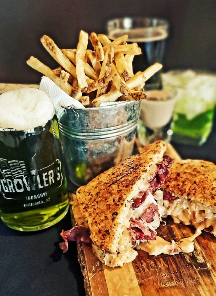 GROWLER’S TAPHOUSE Updated September 2024 155 Photos & 226 Reviews