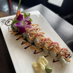 Kumo Sushi - Gold Lobster Roll