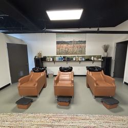 Upwest Salon