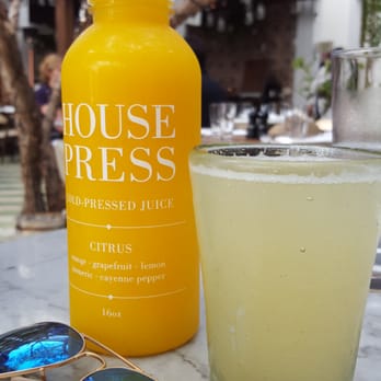 Cecconi's Miami Beach - Pineapple juice and cold pressed juice - Italian Near Me - Miami Beach, Florida