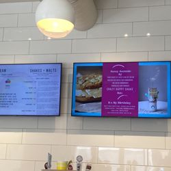 The Creekside Scoop - Digital menus