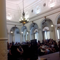 Bibloteca de Ministerio de Cultura y Educación - El salón blanco es una locura de lindo