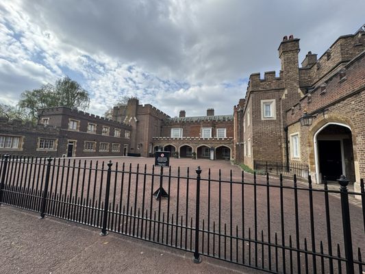 St. James's Palace by null