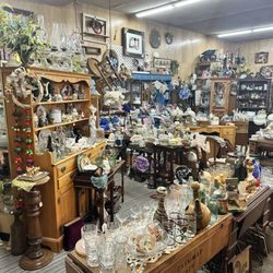 Smokin' Hot Antiques & Collectibles - Lots of neat stuff!