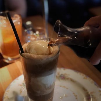 Au Cheval - Floats - Bars Near Me - Chicago, Illinois Au Cheval - Floats - Bars Near Me - Chicago, Illinois