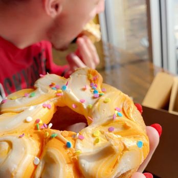 Hurts Donut - Donuts Near Me - West Des Moines, Iowa Hurts Donut - Donuts Near Me - West Des Moines, Iowa