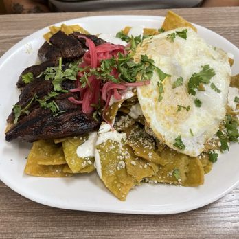 Hungry Fox - Green Salsa Skirt Steak Chilaquiles - Breakfast & Brunch Near Me - North Hollywood, California