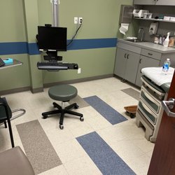 Venice Family Clinic - Rose Ave - Exam room