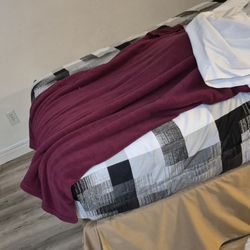 Horizon Motel - Extra clean, cosy blankets for a comfortable and restful sleep.