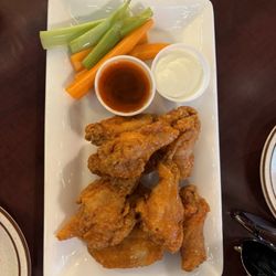 Barnstormer Brewing & Distilling - Hot wings