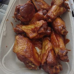 Detroit Wing Company - Spicy bone in wings