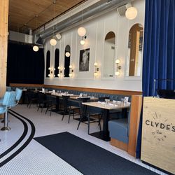 Clyde's Fine Diner - Inside