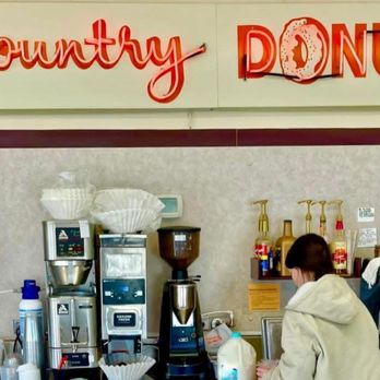 Country Donuts - Interior - Donuts Near Me - Crystal Lake, Illinois