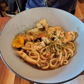 The Hungry Sumo - Yaki udon - Japanese Near Me - Collingwood, Ontario
