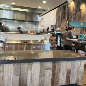 Ono Hawaiian BBQ - Hawaiian Near Me - Van Nuys, California