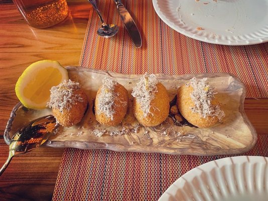Retro by Voltaggio by null