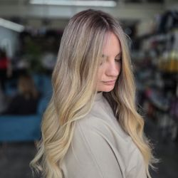 Salon Avenue - Balayage by Josie