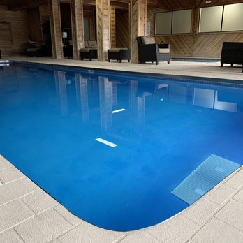 Natura VUE Resort - Indoor swimming pool. - Resorts Near Me - Wisconsin Dells, Wisconsin Natura VUE Resort - Indoor swimming pool. - Resorts Near Me - Wisconsin Dells, Wisconsin
