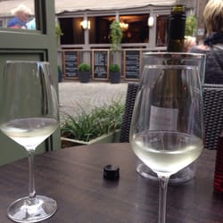 Wijnbar La Douce - Heerlijke Bishop's Leap uit Nieuw Zeeland op het gezellige terras van La Douce!