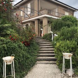 Le Nicchie - Entry stairs