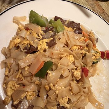 Thai Gourmet - Beef Pad See Ew - Thai Near Me - Independence, Ohio Thai Gourmet - Beef Pad See Ew - Thai Near Me - Independence, Ohio