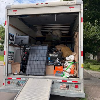 Moving Van - Moving truck fully loaded and secured. - Movers Near Me - Nashville, Tennessee Moving Van - Moving truck fully loaded and secured. - Movers Near Me - Nashville, Tennessee