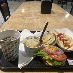 The Heights Casino - Had a nice meal at the snack bar and grill.The Chili beans were good. Burger yummy and fries are crispy.