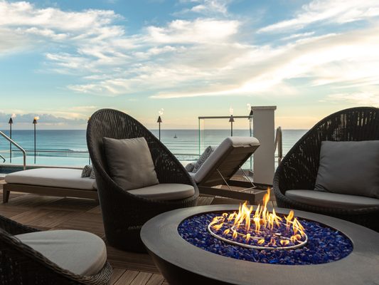 ESPACIO The Jewel of Waikiki by null