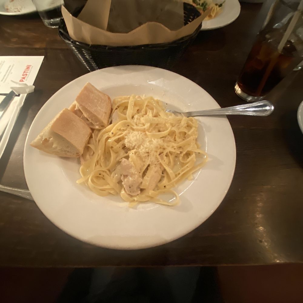 Pastini - Fettuccini Alfredo with Chicken - Italian Near Me - Eugene, Oregon Pastini - Fettuccini Alfredo with Chicken - Italian Near Me - Eugene, Oregon