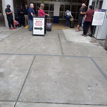 Avis - The line and taken after 4 people have left since I arrived! - Car Rental Near Me - Louisville, Kentucky