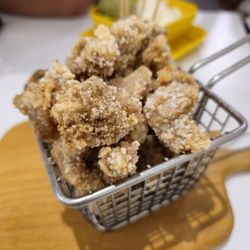 HoneyHoney Dessert Cafe - Popcorn Chicken