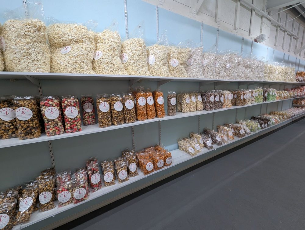 Faris Gourmet Popcorn & Treats Logo