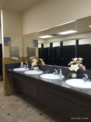 The Potter's House of Fort Worth by null