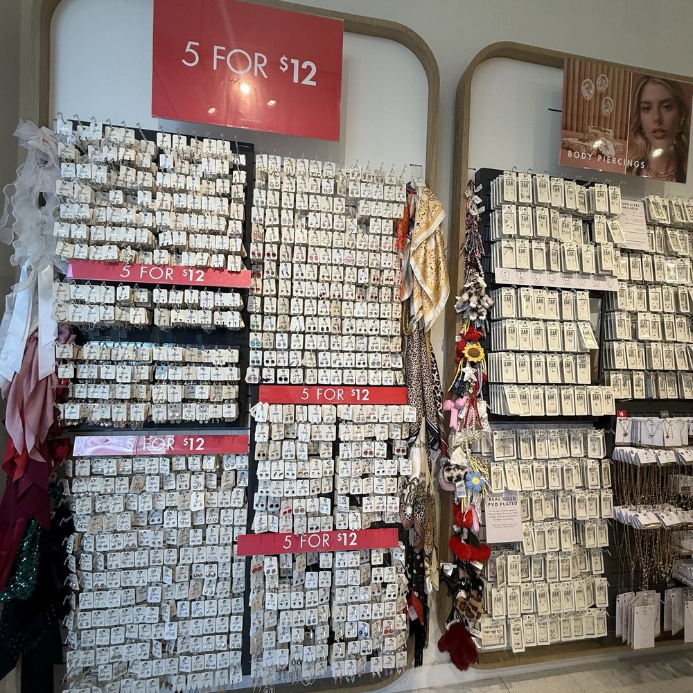 Lovisa - Deals - Accessories Near Me - Honolulu, Hawaii