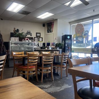 Cafe 393 on Main - Inside - Breakfast & Brunch Near Me - Hendersonville, Tennessee