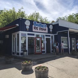 Bailey's Ice Cream - Front of business.