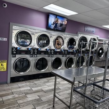 Fast Fresh Laundry - Crystal Clean Laundromat - The dryers you can use your credit card if you like - Laundry Services Near Me - Orlando, Florida Fast Fresh Laundry - Crystal Clean Laundromat - The dryers you can use your credit card if you like - Laundry Services Near Me - Orlando, Florida