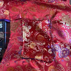 OKC Fabric Market - This is a pocket and a belt loop for additional accessories to the kimono.